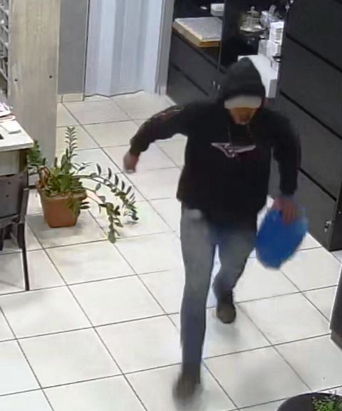 Ladrão assalta loja no centro de Goioerê e foge com produtos